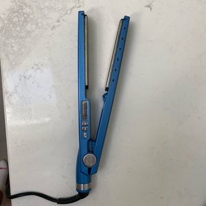 BaBylissPRO Nano Titanium Ionic Straightener